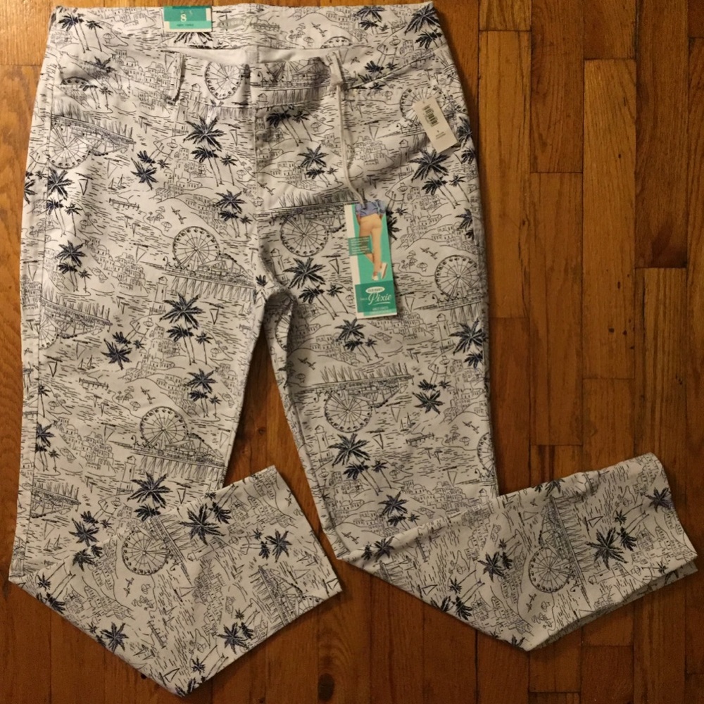 3 for $30🎉 Old Navy Pixie Pattern Jeans